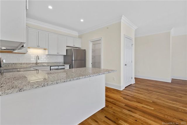 73 W Main Street 6, Clinton, CT 06413