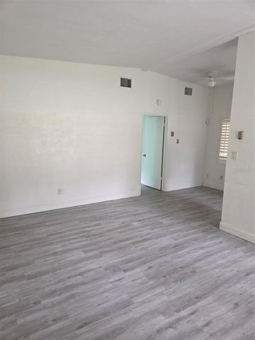 944 KENSINGTON DRIVE, Orlando, FL 32808