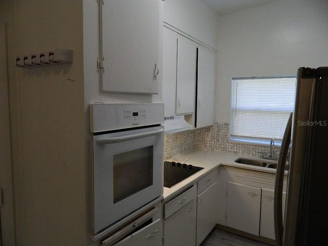 944 KENSINGTON DRIVE, Orlando, FL 32808
