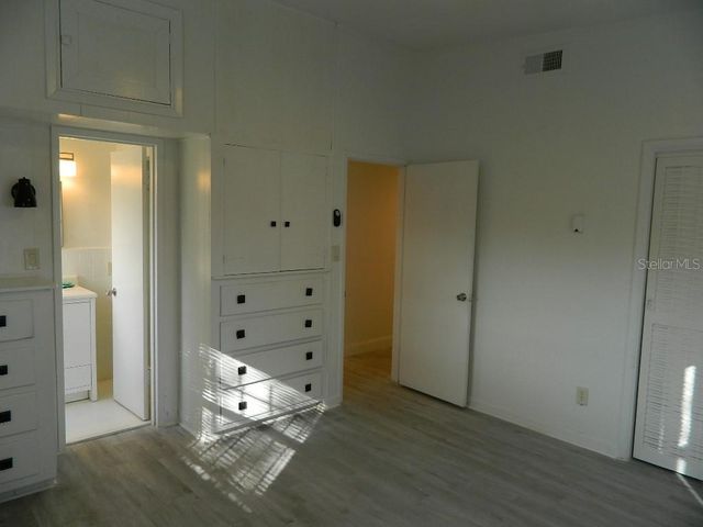 944 KENSINGTON DRIVE, Orlando, FL 32808