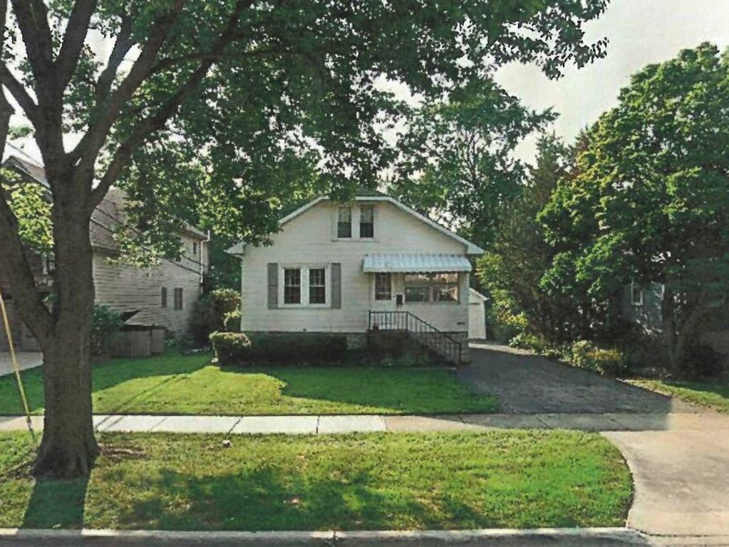 4632 Washington Street, Downers Grove, IL 60515