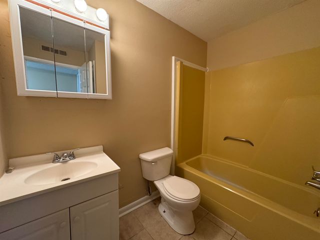 615 Carter Ln Apt C2, Conway, SC 29526