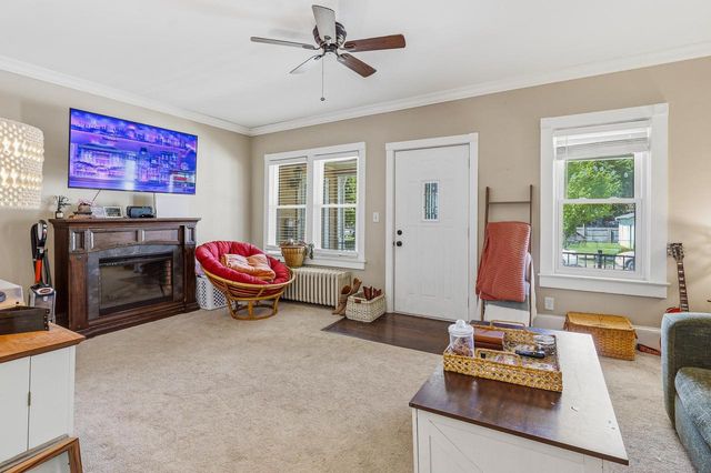 207 E Jefferson STREET, Oconomowoc, WI 53066