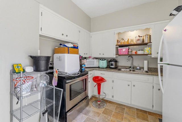 207 E Jefferson STREET, Oconomowoc, WI 53066