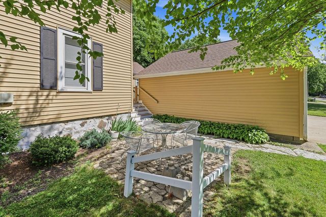 207 E Jefferson STREET, Oconomowoc, WI 53066