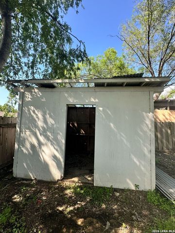 5843 BURKLEY SPRINGS ST, San Antonio, TX 78233