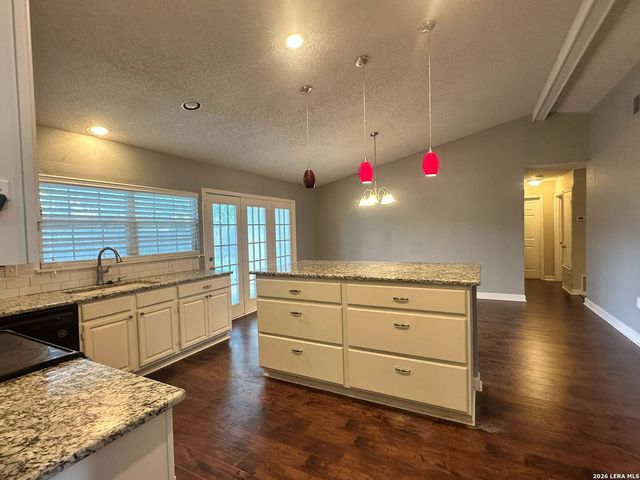 5843 BURKLEY SPRINGS ST, San Antonio, TX 78233