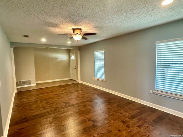 5843 BURKLEY SPRINGS ST, San Antonio, TX 78233