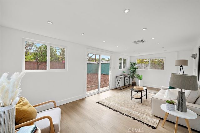 1410 W Camden Place, Santa Ana, CA 92704