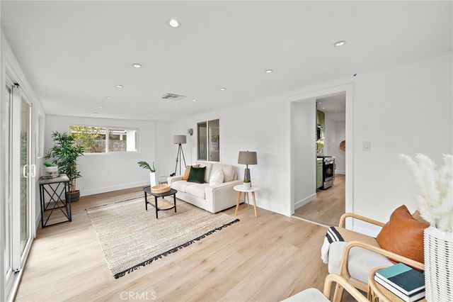 1410 W Camden Place, Santa Ana, CA 92704