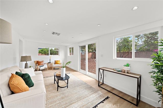 1410 W Camden Place, Santa Ana, CA 92704