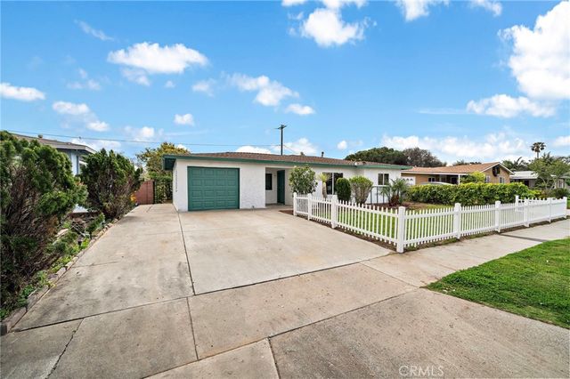 1410 W Camden Place, Santa Ana, CA 92704