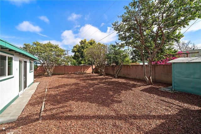 1410 W Camden Place, Santa Ana, CA 92704