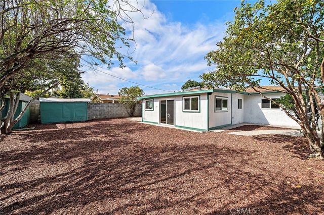 1410 W Camden Place, Santa Ana, CA 92704