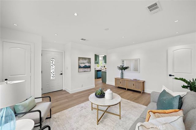 1410 W Camden Place, Santa Ana, CA 92704