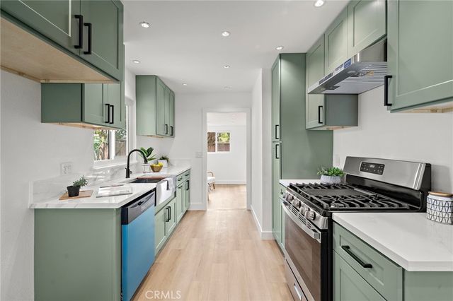 1410 W Camden Place, Santa Ana, CA 92704