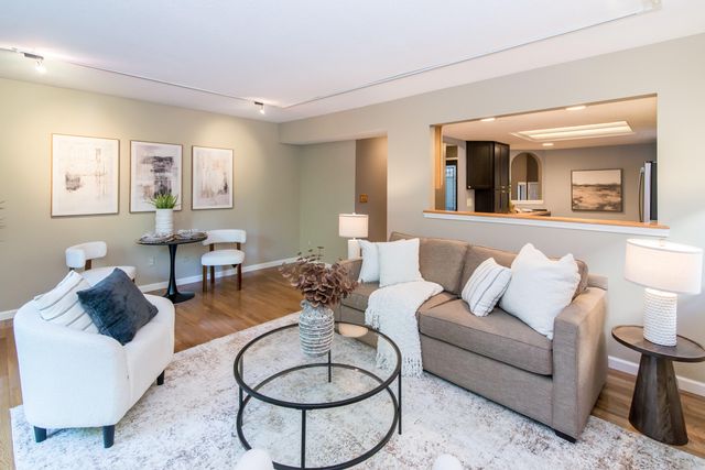 452 Village Oaks Court, Ann Arbor, MI 48103