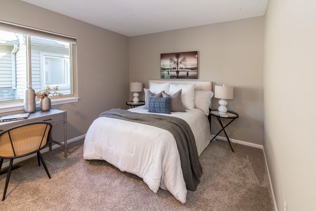 452 Village Oaks Court, Ann Arbor, MI 48103