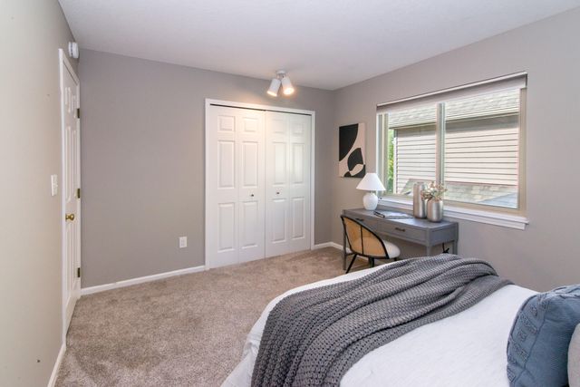 452 Village Oaks Court, Ann Arbor, MI 48103