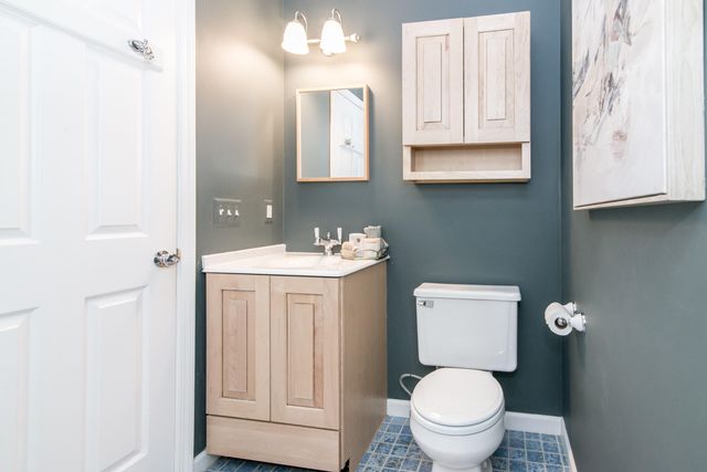 452 Village Oaks Court, Ann Arbor, MI 48103