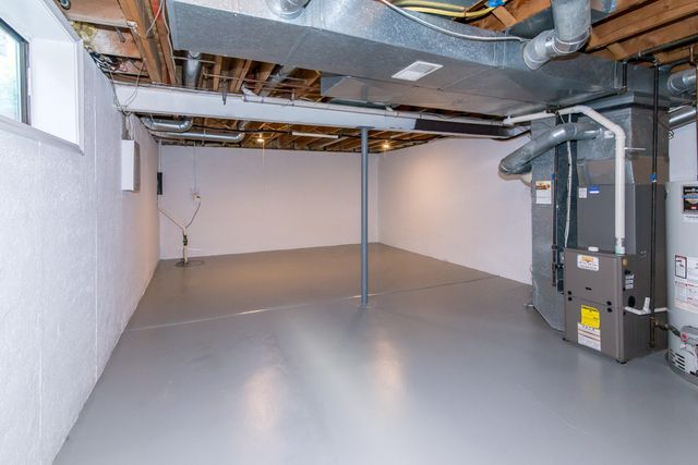 452 Village Oaks Court, Ann Arbor, MI 48103