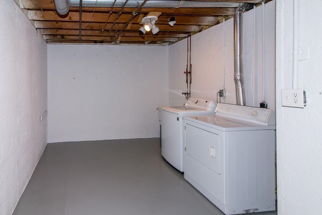 452 Village Oaks Court, Ann Arbor, MI 48103