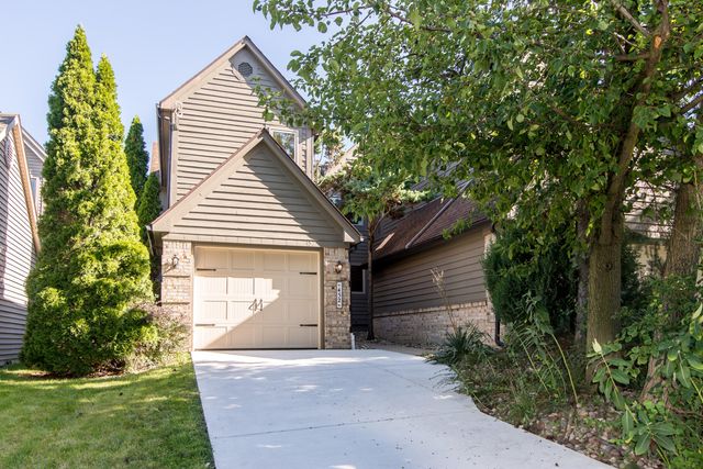 452 Village Oaks Court, Ann Arbor, MI 48103