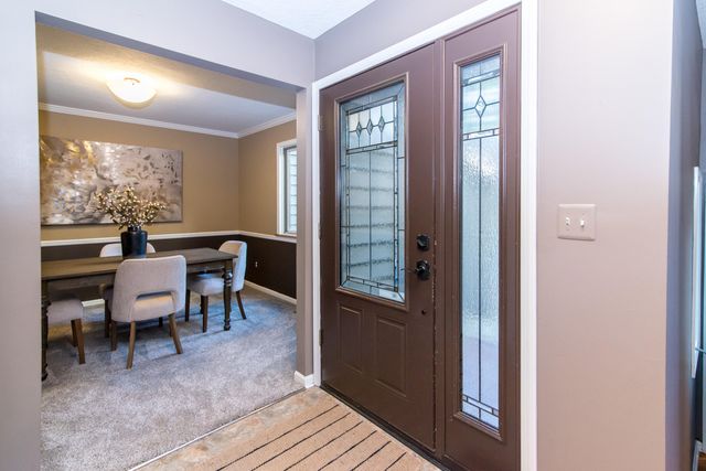 452 Village Oaks Court, Ann Arbor, MI 48103