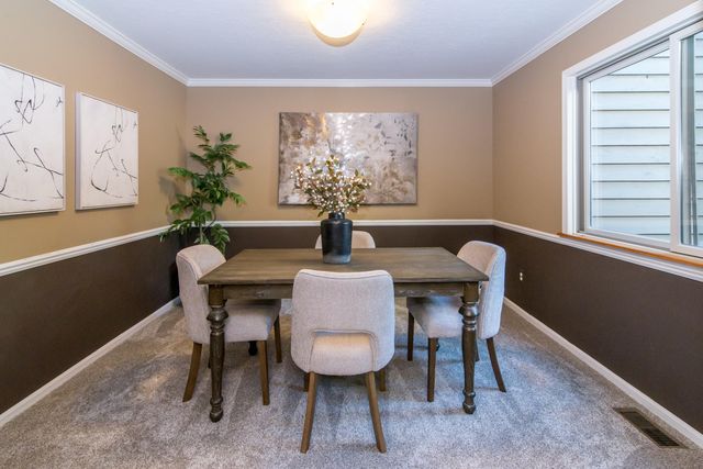 452 Village Oaks Court, Ann Arbor, MI 48103