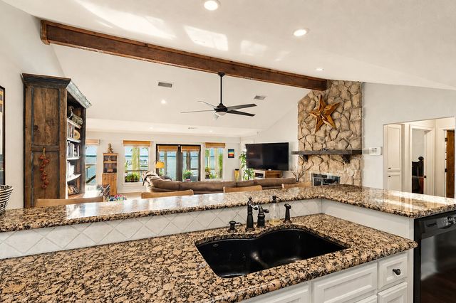 247 Admiral Drive, Gun Barrel City, TX 75156