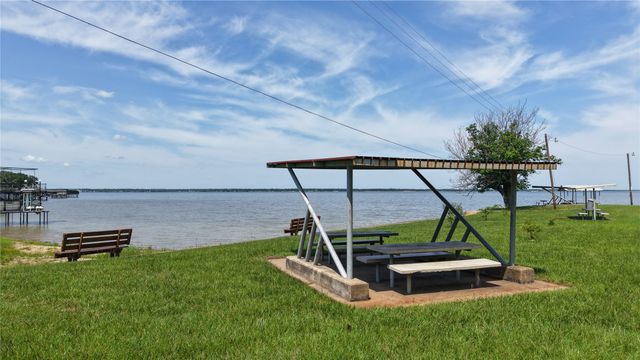 247 Admiral Drive, Gun Barrel City, TX 75156