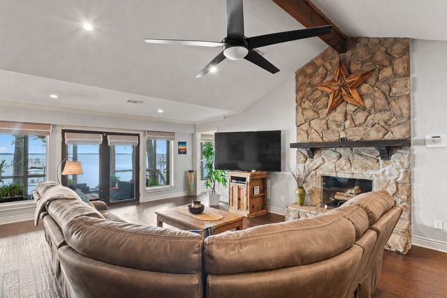 247 Admiral Drive, Gun Barrel City, TX 75156