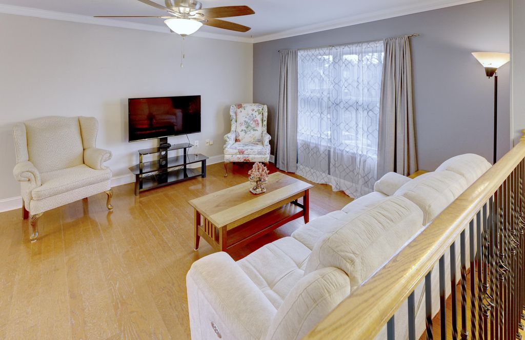 Image 10 of property listing at 4608 Moss Court, North Charleston, SC 29420