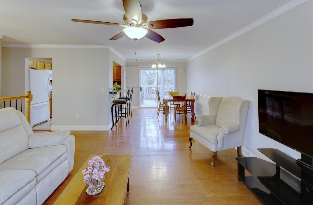 Image 13 of property listing at 4608 Moss Court, North Charleston, SC 29420