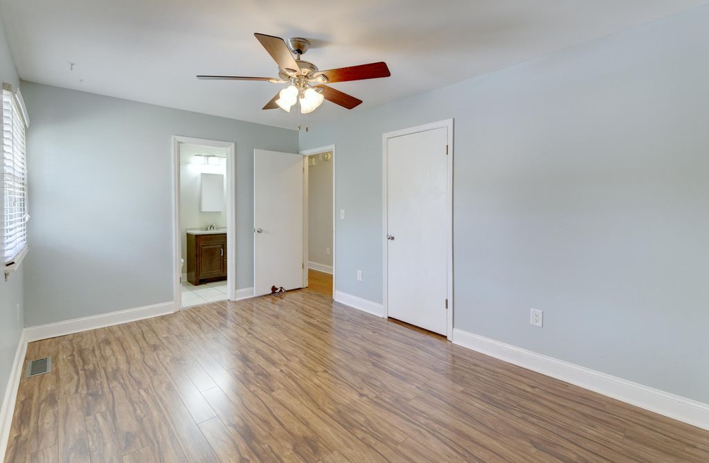 Image 20 of property listing at 4608 Moss Court, North Charleston, SC 29420