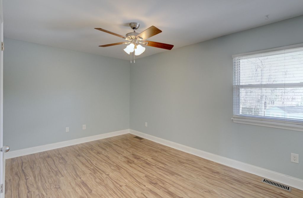 Image 21 of property listing at 4608 Moss Court, North Charleston, SC 29420