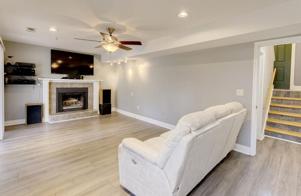 Image 29 of property listing at 4608 Moss Court, North Charleston, SC 29420