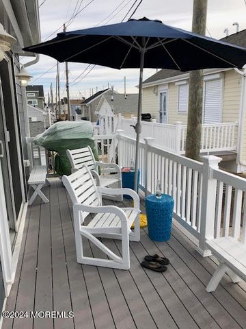123 W Kingfisher Way, Lavallette, NJ 08735