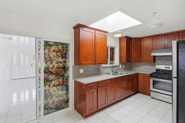 727 S I Street, Livermore, CA 94550