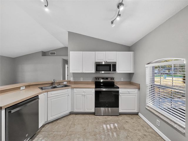 14309 GOLDEN VIEW DRIVE, Grand Island, FL 32735