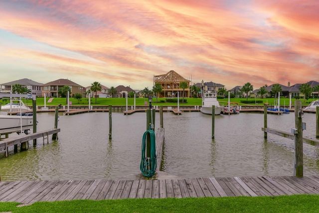 896 Davis Road, League City, TX 77573