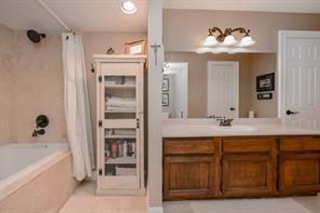 896 Davis Road, League City, TX 77573