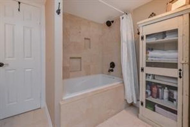 896 Davis Road, League City, TX 77573