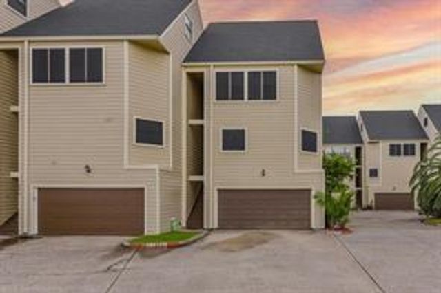 896 Davis Road, League City, TX 77573