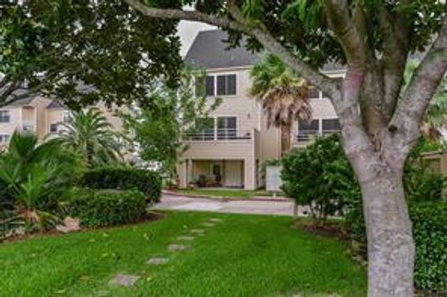 896 Davis Road, League City, TX 77573