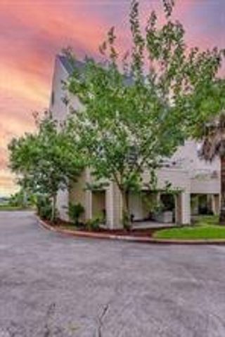 896 Davis Road, League City, TX 77573