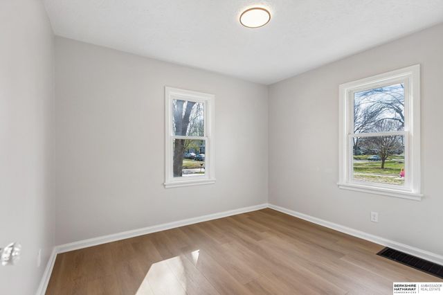 2004 Main Street, Bellevue, NE 68005