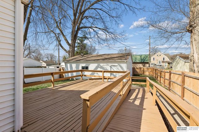 2004 Main Street, Bellevue, NE 68005