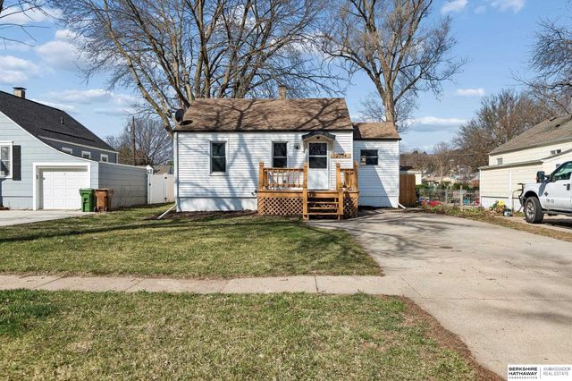 2004 Main Street, Bellevue, NE 68005