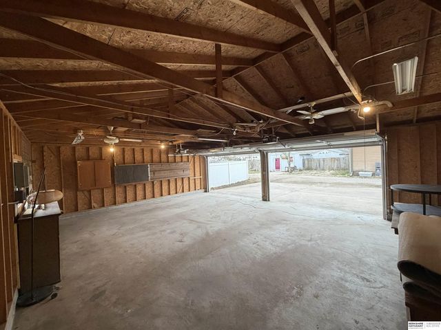 2004 Main Street, Bellevue, NE 68005